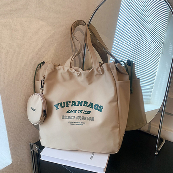 Torba Tote od platna, ulični stil, vodoravni kvadratni oblik, magnetsko zatvaranje, unutarnja pretinica za telefon, dvostruke naramenice — CHANGE SIMPLE