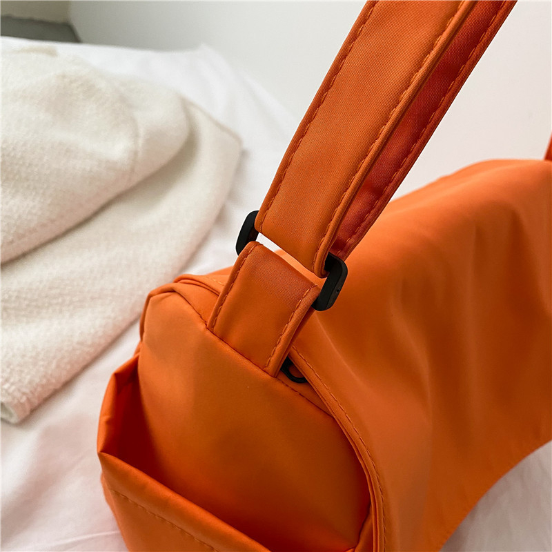 Notelli crossbody torba u ulicnom stilu, Oxford platno, horizontalni kvadratni oblik, zatvaranje poklopcem, poliester podstava