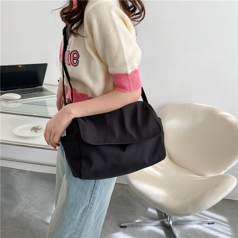Notelli crossbody torba u ulicnom stilu, Oxford platno, horizontalni kvadratni oblik, zatvaranje poklopcem, poliester podstava