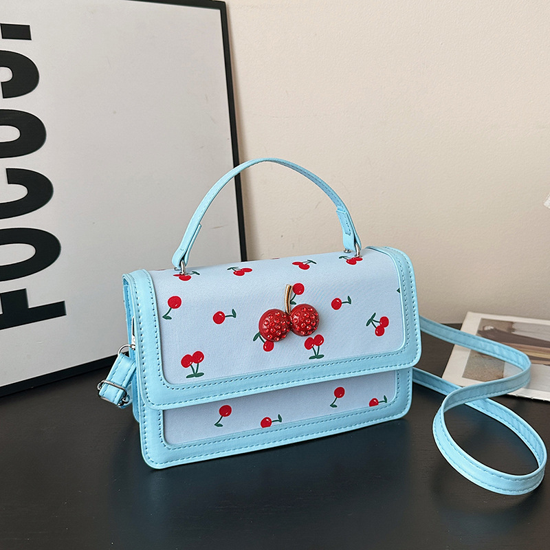 Crossbody torba s uličnim trendom, PU/oxford tkanina, vodoravni kvadratni oblik, magnetski zatvarač, unutarnji džep s patchom, ljeto 2025