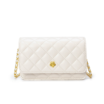 Geantă din piele naturală cu lanț romboidal, închidere cu clapetă, lanț cu bile aurii, compartimente interioare pentru telefon și buletin