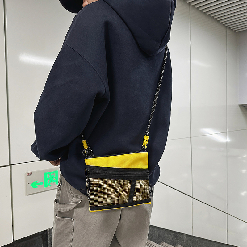 Ženska crossbody torbica – ulični stil, Oxford tkanina, oblik kuverte, zatvarač na zip, jedna naramenica
