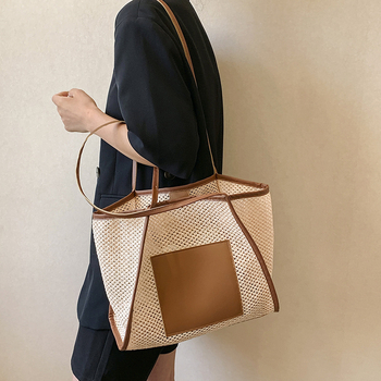 Geantă de damă din pai, cu capacitate mare – stil street fashion, închidere magnetică, buzunare interne pentru telefon și card de identitate