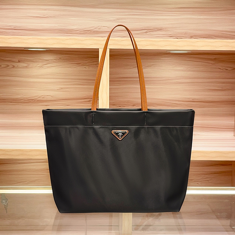 Geantă Tote din Oxford, stil urban simplu, formă orizontală pătrată, închidere cu fermoar, compartimente interne: buzunar cu fermoar, buzunar pentru documente, buzunar laminat cu fermoar