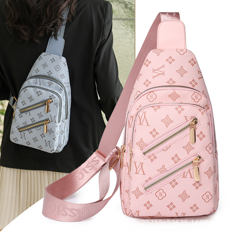Ženska PU crossbody torbica, velika kapaciteta, mekana konstrukcija, zatvaranje zatvaračem, poliester podstava, unutrašnji džepovi (zip džep, džep za telefon, džep za ID), trodimenzionalni vanjski dizajn, za svakodnevnu upotrebu, ljeto 2024