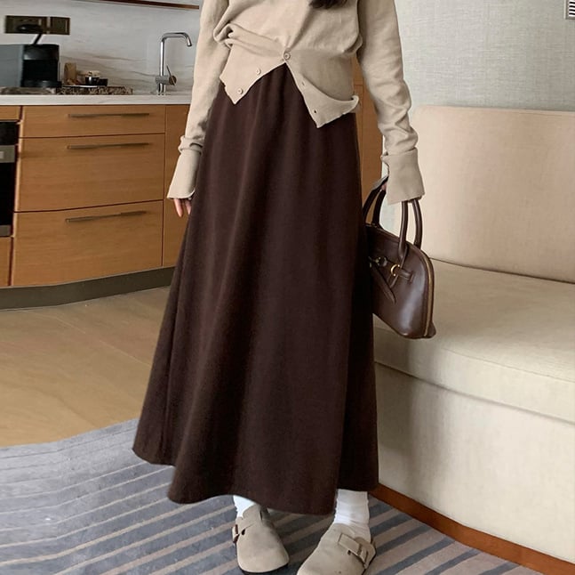 Fustă tricotată în linie A, fără guler, fără mâneci (Lungime medie; Amestec cașmir-poliester)