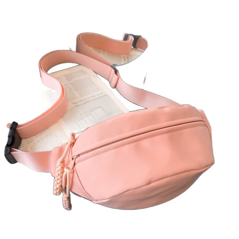 Crossbody torba, gradski minimalistički stil (Materijal: Oxford platno; Izlazak: proljeće 2026; Otvaranje: zatvarač; Unutarnji džep: džep za telefon)