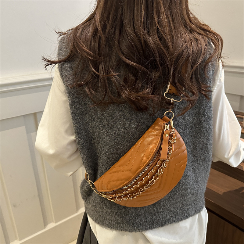 PU lančana crossbody torba s teksturiranom površinom, zatvarač na zip, podstava od najlona, džep na zip (LS6030)
