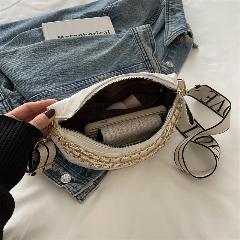 PU lančana crossbody torba s teksturiranom površinom, zatvarač na zip, podstava od najlona, džep na zip (LS6030)