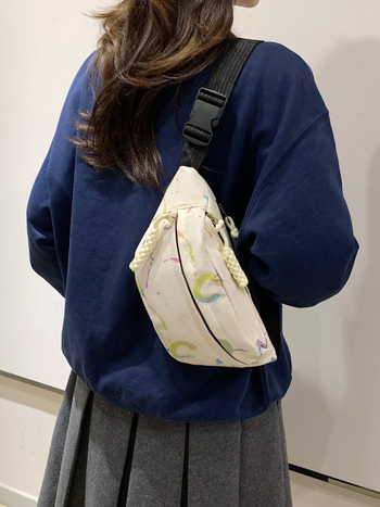 Torba za struk / Crossbody torba s dizajnom slova, Oxford tkanina, zatvarač, džep za dokumente, strukturirani vanjski džep, poliester podstava