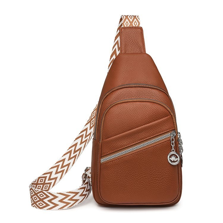Crossbody torba od PU kože, zatvarač, podstava od poliestera, džep za dokumente, mekana konstrukcija