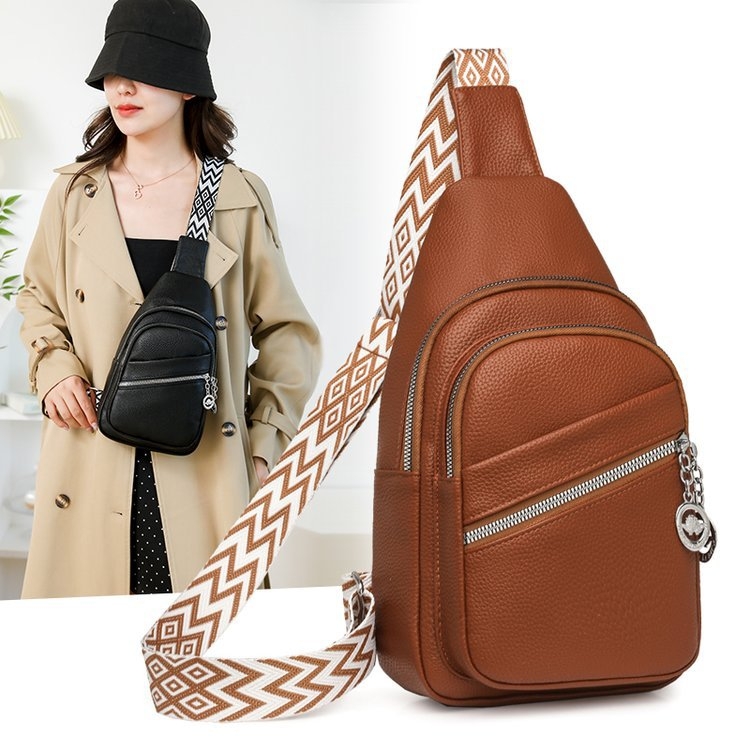 Crossbody torba od PU kože, zatvarač, podstava od poliestera, džep za dokumente, mekana konstrukcija