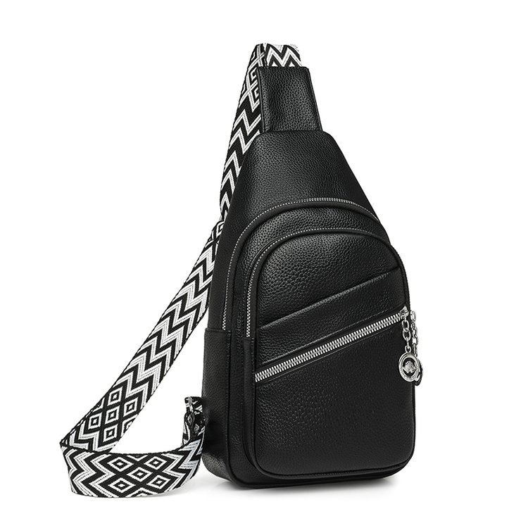 Crossbody torba od PU kože, zatvarač, podstava od poliestera, džep za dokumente, mekana konstrukcija
