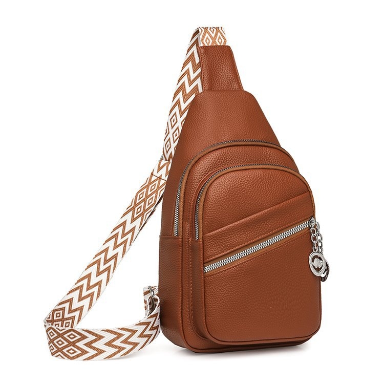 Crossbody torba od PU kože, zatvarač, podstava od poliestera, džep za dokumente, mekana konstrukcija