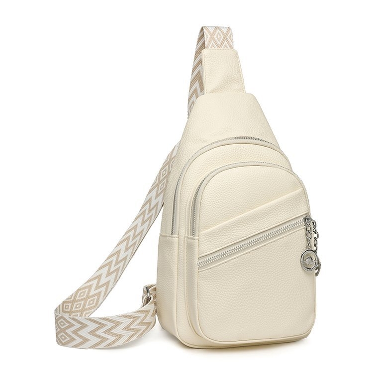 Crossbody torba od PU kože, zatvarač, podstava od poliestera, džep za dokumente, mekana konstrukcija