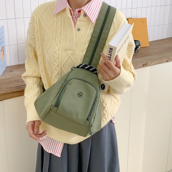 Nylon crossbody torbica za preko ramena, oblik knedle, zatvarač, unutarnja džep za dokumente, unutarnji džep, dvostruki remen preko ramena, pogodna za slobodno vrijeme putovanja