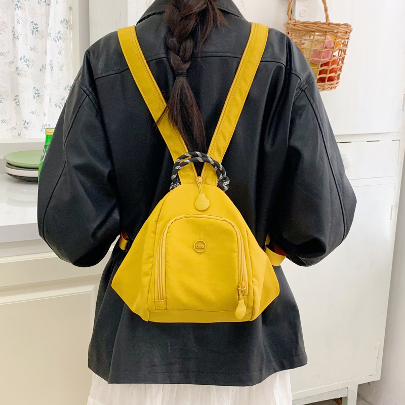 Nylon crossbody torbica za preko ramena, oblik knedle, zatvarač, unutarnja džep za dokumente, unutarnji džep, dvostruki remen preko ramena, pogodna za slobodno vrijeme putovanja