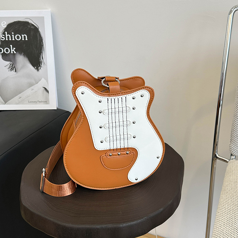 Torba preko tijela s gitarno-inspiriranim dizajnom, PU koža, horizontalni kvadratni oblik, zatvarač, ID džep