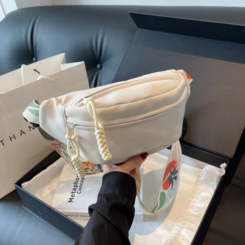 Crossbody torba od Oxford materijala sa zatvaračem – ulični stil, proljeće 2024