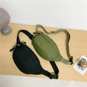 Platnena crossbody torba, ulični stil, džep za telefon, mekani 3D vanjski dio, poliester podstava, zatvarač