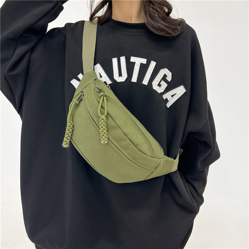 Platnena crossbody torba, ulični stil, džep za telefon, mekani 3D vanjski dio, poliester podstava, zatvarač