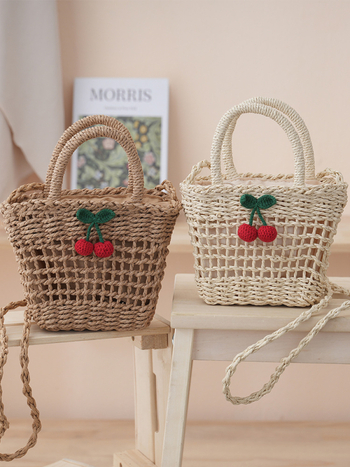 Ženska slamnata crossbody torba, svježeg i sladkog stila, horizontalni kvadratni oblik, zatvaranje šnira, tri naramenice