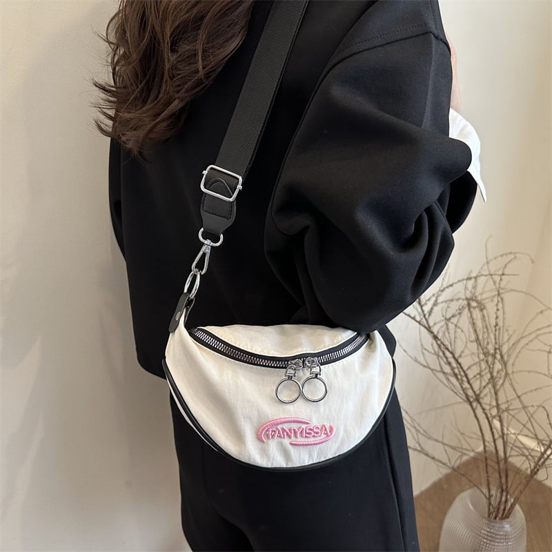 Crossbody torba, sedlov oblik, zatvarač, pretinac za telefon, jedan remen