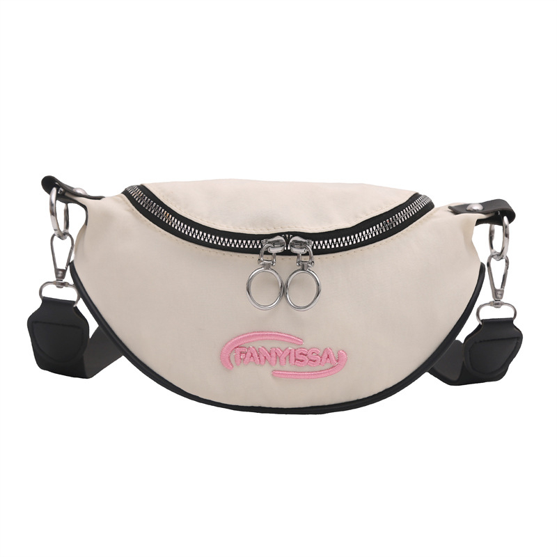 Crossbody torba, sedlov oblik, zatvarač, pretinac za telefon, jedan remen