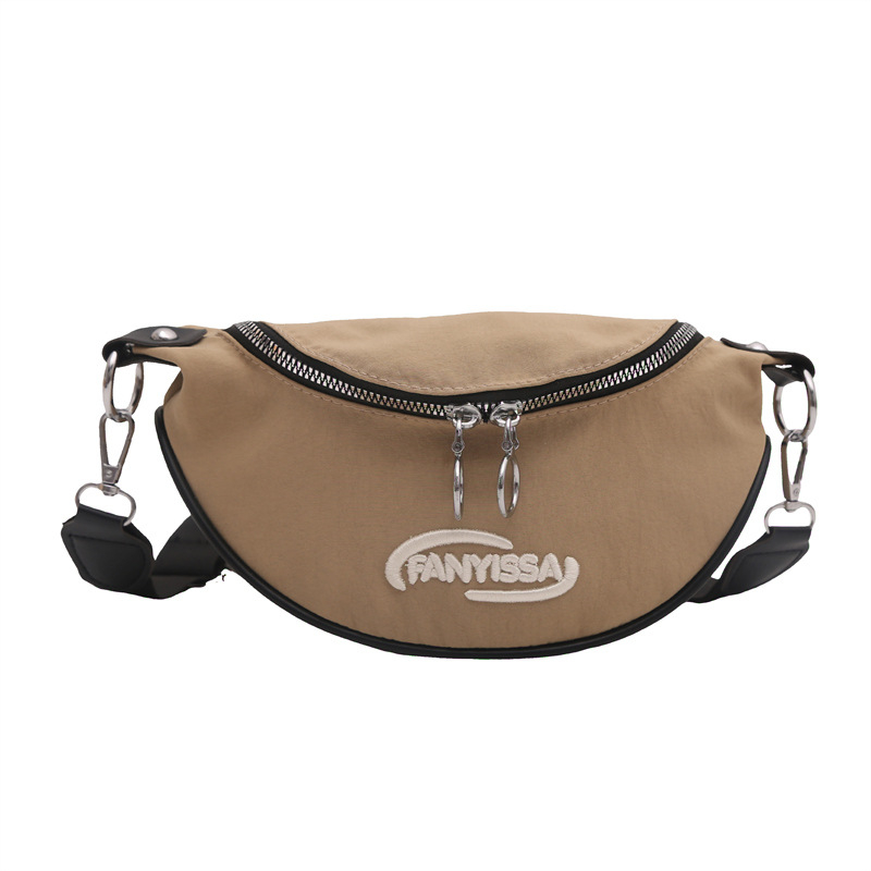 Crossbody torba, sedlov oblik, zatvarač, pretinac za telefon, jedan remen