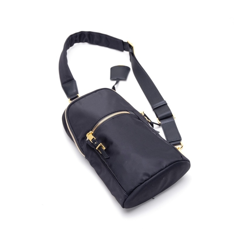 Nylon dama crossbody torba s urbanim minimalističkim stilom, zatvarač, unutarnji džepovi za telefon i dokumente, proljeće 2025