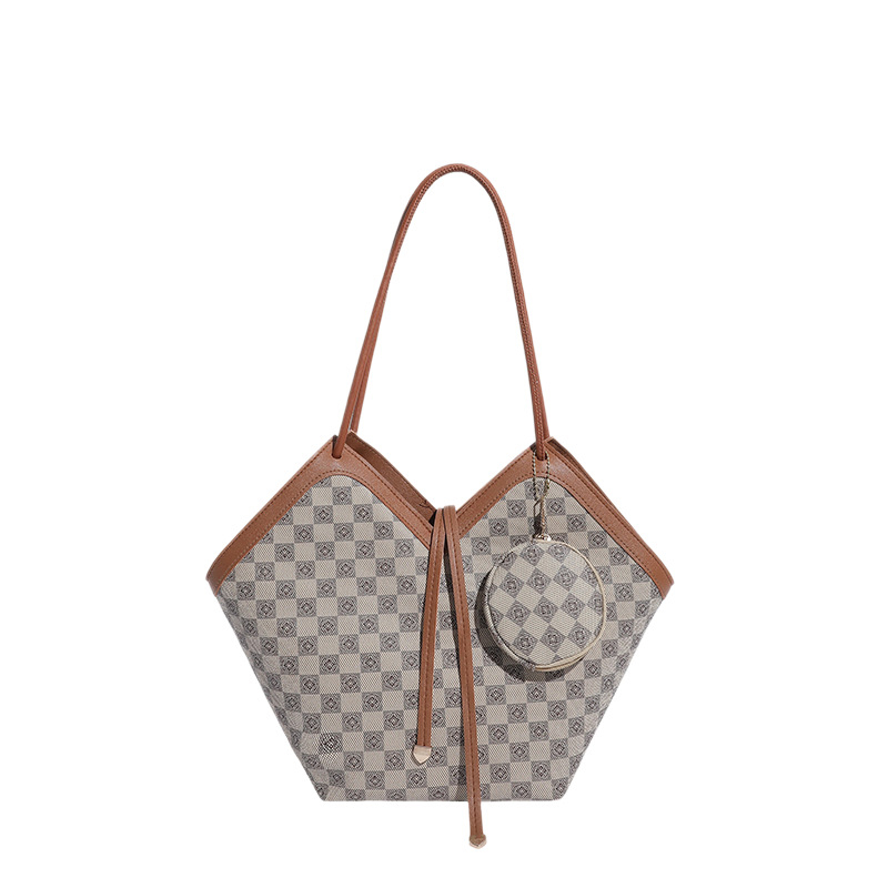 Tote torba, gradski minimalistički stil, PU materijal, zatvaranje na zip, horizontalni pravokutni oblik, poliester podstava