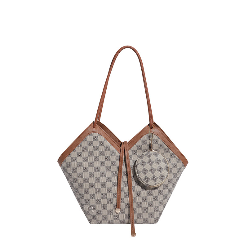 Tote torba, gradski minimalistički stil, PU materijal, zatvaranje na zip, horizontalni pravokutni oblik, poliester podstava