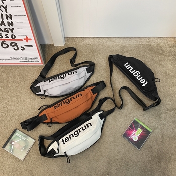 Geantă crossbody din nylon exterior, căptușeală poliester, închidere cu fermoar — simplitate urbană