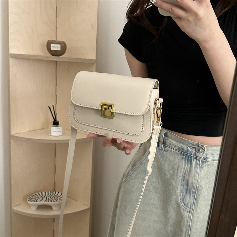 Geantă crossbody din PU pentru femei — formă orizontală pătrată, închidere cu clapetă, buzunar pentru telefon, curea simplă