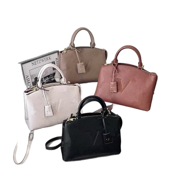 Geantă Tote din PU cu fermoar, două bretele, buzunar intern pentru ID și buzunar cu fermoar, cu strat interior