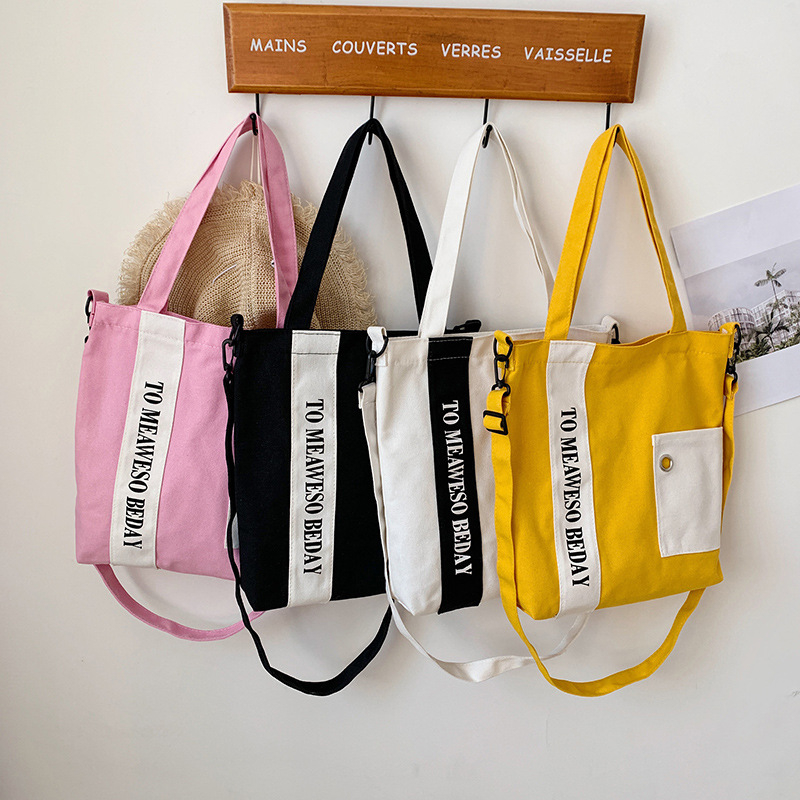 Vászon válltáska - függőleges négyzetes forma, cipzáras zárás és belső zsebek