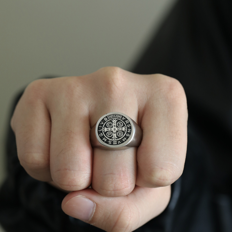 Prsten od titan čelika, geometrijski muški dizajn, elektroplatinirani završetak, punk stil (titanska čelična; geometrijski muški dizajn; elektroplatinirani završetak; punk stil)