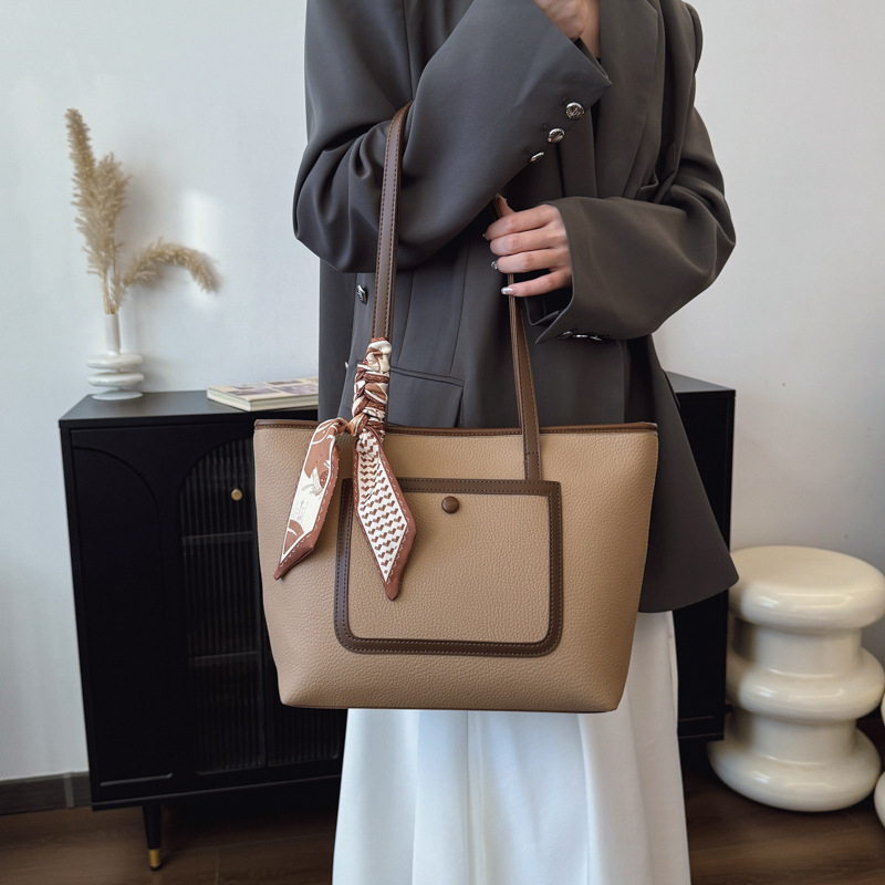 Ženska tote torba, street-trend stil, PU materijal, horizontalni kvadratni oblik, zatvaranje zatvaračem, unutarnji džep sa zatvaračem