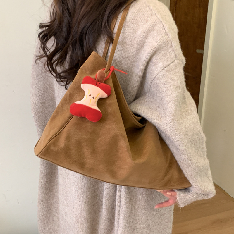 Geantă tote, material PU, închidere cu magnet, formă dreptunghiulară orizontală, buzunar intern pentru documente, curele de umăr duble