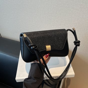 Crossbody torba — gradski minimalistički stil, PU materijal, horizontalno kvadratnog oblika, zatvoren otvor, s jednim remenom.
