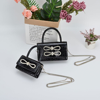 PU torbica za ramena s krokodilskim uzorkom i magnetskim zatvaračem