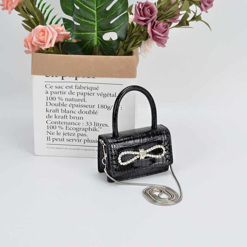 PU torbica za ramena s krokodilskim uzorkom i magnetskim zatvaračem