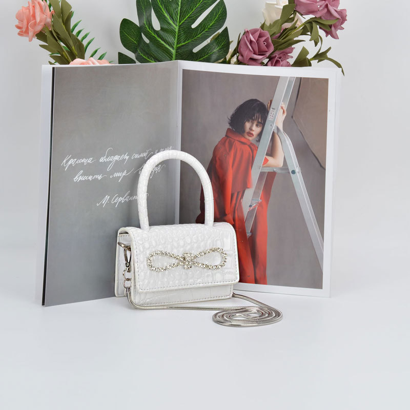 PU torbica za ramena s krokodilskim uzorkom i magnetskim zatvaračem