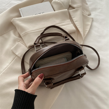 Ženska PU crossbody torbica u street-stilu, horizontalnog kvadratnog oblika, zatvarač, poliester podstava