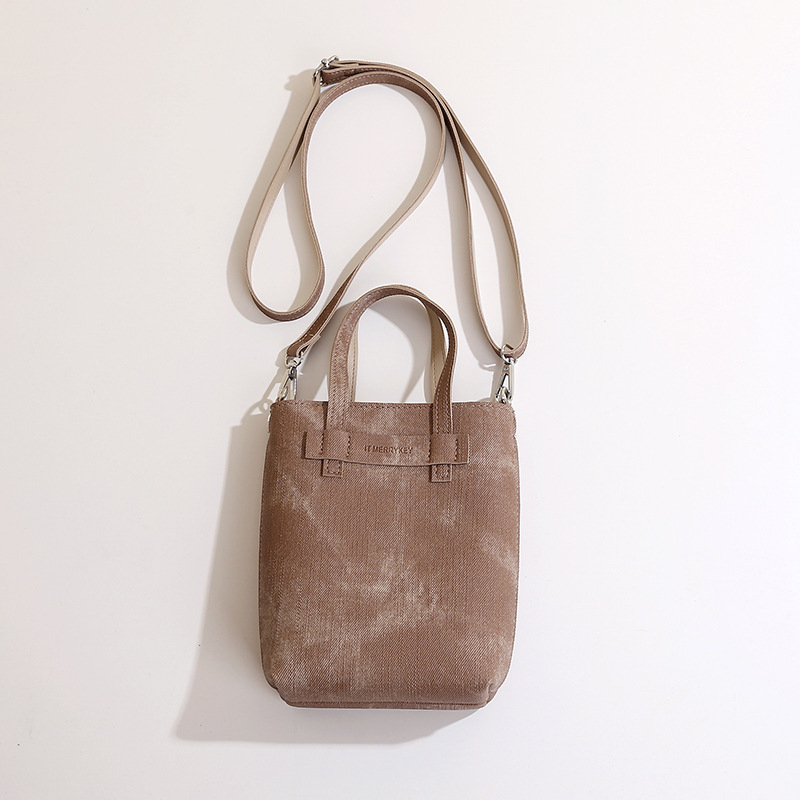 Ženska crossbody torbica za telefon, gradski minimalistički stil, mala veličina, jesen 2024, mekana konstrukcija, bez pretinca