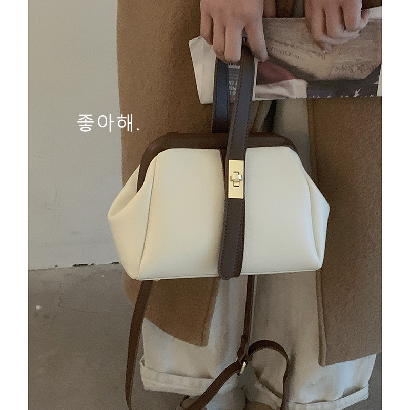 Geantă crossbody în formă de cochilie, din PU, închidere cu clips, formă orizontală pătrată, curea cu o singură curea