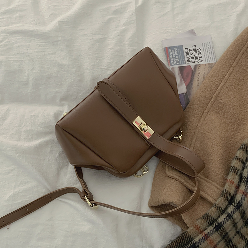 Geantă crossbody în formă de cochilie, din PU, închidere cu clips, formă orizontală pătrată, curea cu o singură curea