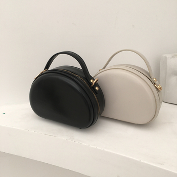 PU crossbody torbica, školjka oblik, ulični trend, zip otvor, jedna naramenica (Stil: ulicni trend; Materijal: PU; Oblik: školjka; Otvaranje: zip; Naramenica: jedna)