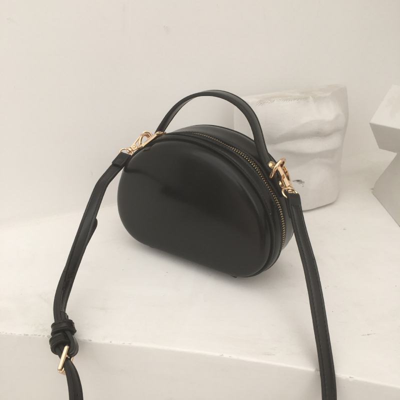 PU crossbody torbica, školjka oblik, ulični trend, zip otvor, jedna naramenica (Stil: ulicni trend; Materijal: PU; Oblik: školjka; Otvaranje: zip; Naramenica: jedna)