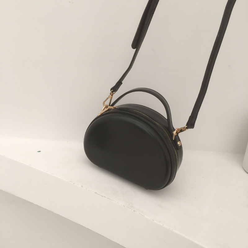 PU crossbody torbica, školjka oblik, ulični trend, zip otvor, jedna naramenica (Stil: ulicni trend; Materijal: PU; Oblik: školjka; Otvaranje: zip; Naramenica: jedna)